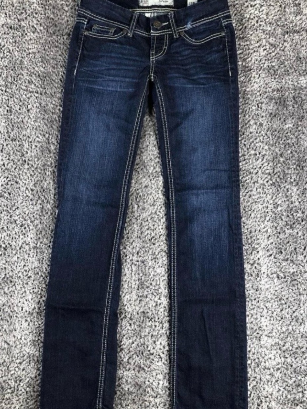 BKE “Stella”, straight leg, dark wash jean-Women’s size 25R, like new condition!